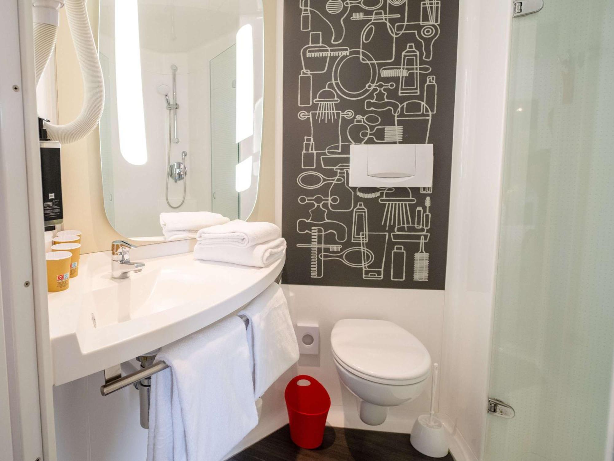 Hotel Ibis Avranches Baie Du Mont-saint-michel 3*